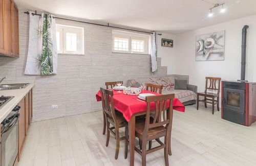 Siniscola Apartment | Apartment Casa Luigi close to the Sea with Shared Pool & Wi-Fi