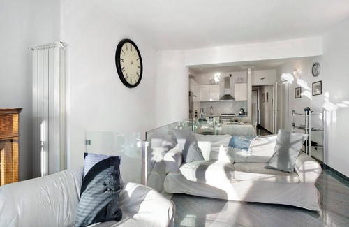 Bordighera Apartment | Apartment 'Casa Simona' with Sea View, Shared Pool and Private Terrace