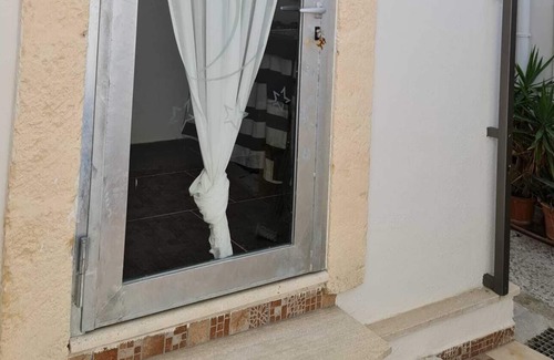 Veglie Apartment | Apartment Casa Vacanze Salento Luna near the historic center with terrace & air conditioning