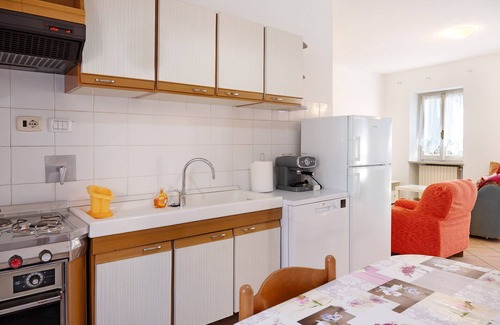 Canelli Apartment | Apartment 'Casa Verdi' with Private Garden, Balcony and Air Conditioning