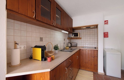 Falfosa House | Apartment 'Casa Xarém - Vinhas De Nexe' with Shared Pool, Wi-Fi and Air Conditioning