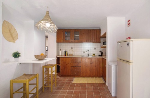 Falfosa House | Apartment 'Casa Xarém - Vinhas De Nexe' with Shared Pool, Wi-Fi and Air Conditioning