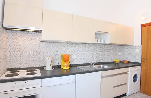 Brulo Apartment | Apartment Castel with sea view for 4 persons in Porec, top location, close to the sea