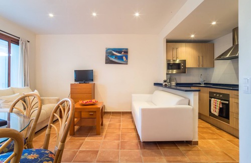 Platja d'Aro Apartment | Apartment 'Cavall Bernat' with Sea View, Private Terrace and Wi-Fi