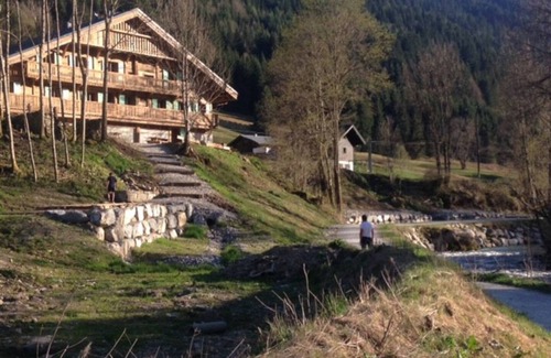 Abondance Apartment | Apartment 'Chalet Cépage - 14 Pers' with Mountain View, Private Terrace and Wi-Fi
