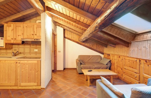 Livigno Apartment | Apartment 'Chalet Meridiana Appartamento 11' with Mountain View