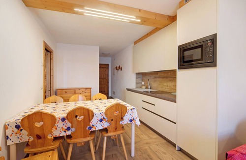 Livigno Apartment | Apartment 'Chalet Meridiana Appartamento 6' with Mountain View