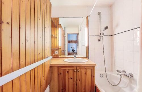Les Menuires Apartment | Apartment Chavière 120 by Interhome