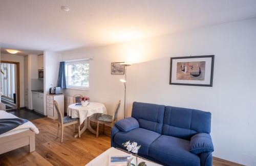 Champfer Apartment | Apartment Chesa Corvatsch 111 - Champfer by Interhome