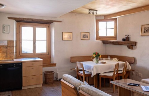 Pontresina Apartment | Apartment Chesa Stiffler Veglia I in Pontresina - 4 persons, 2 bedrooms