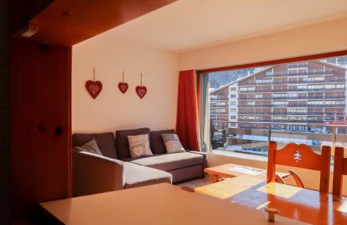 Saint-Pierre-de-Clages Apartment | Apartment Christiania 2 C8 by Interhome