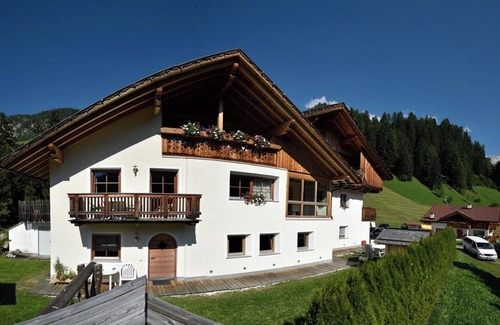 La Valle Apartment | Apartment 'Ciasa Mirio Mirio' with Mountain View, Balcony & Wi-Fi