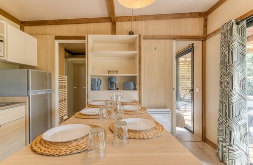 Vaulnaveys-le-Bas RV Rental | Apartment 'Columbia 43H' with Mountain View, Wi-Fi and Air Conditioning