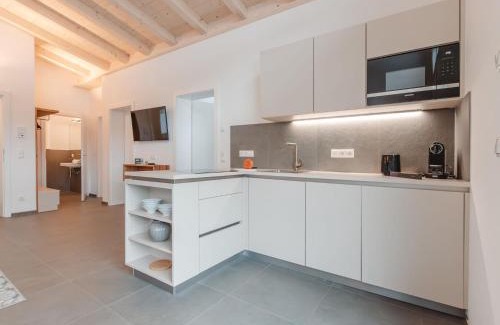Gries Apartment | Apartment Das Georgen- Großglockner-Kitzsteinhorn by Interhome