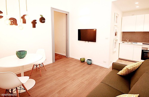 Parella Apartment | Apartment-Deluxe-Ensuite with Shower-Street View-Delux