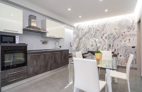 Chianchitta-Pallio Apartment | Apartment "Dharma" with Mountain View, Terrace & Wi-Fi