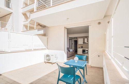 Otranto Apartment | Apartment "Dimora Idrusa" with Parking, Private Terrace, WiFi and Air Conditioning