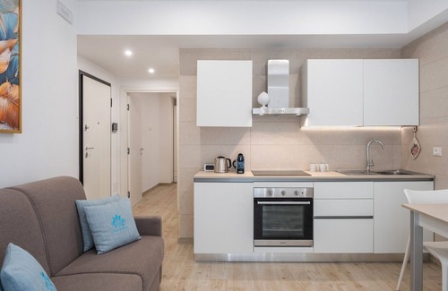 Otranto Apartment | Apartment "Dimora Idrusa" with Parking, Private Terrace, WiFi and Air Conditioning