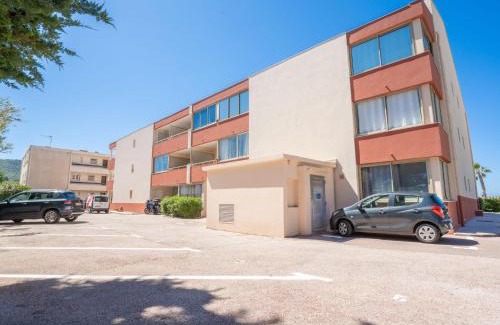 Saint-Cyr-sur-Mer Apartment | Apartment Dio Brasil-2 by Interhome