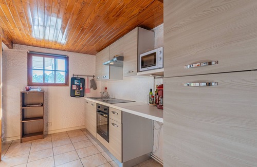Naujac-Sur-Mer Apartment | Apartment 'Duplex En Residence Tennis Piscine' with Shared Pool, Private Terrace and Wi-Fi