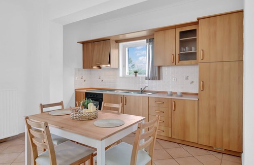 Agios Ioannis Apartment | Apartment 'Elaia 1' with Sea View, Wi-Fi and Air Conditioning