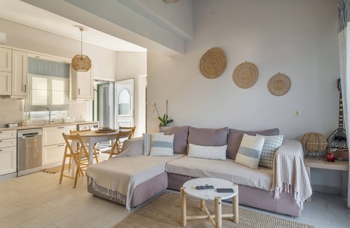 Lixouri Apartment | Apartment 'Emelia' with Sea View, Wi-Fi and Air Conditioning