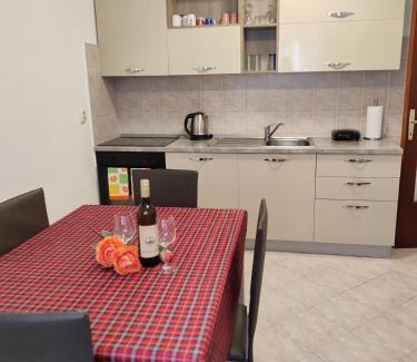 Mihotici Apartment | Apartment Eni