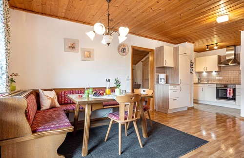 Wertach Apartment | Apartment 'Erd - Reuterwanne' with Mountain View, Shared Garden and Wi-Fi