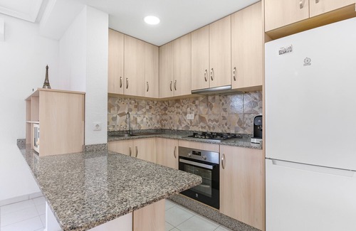 Guardamar del Segura House | Apartment 'A Un Paso Del Mar' with Shared Pool and Balcony