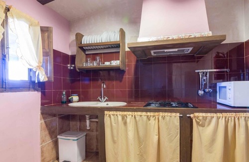 Caravaca de la Cruz Apartment | Apartment 'Fraskito 1' with Mountain View, Wi-Fi and Air Conditioning