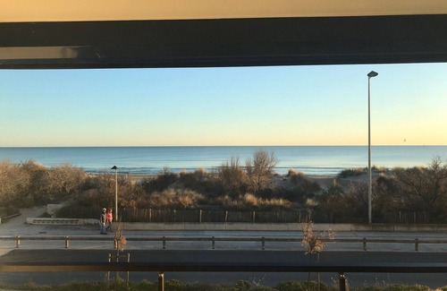 La Grande-Motte Apartment | APARTMENT FACING THE SEA, 20 metres from the beach