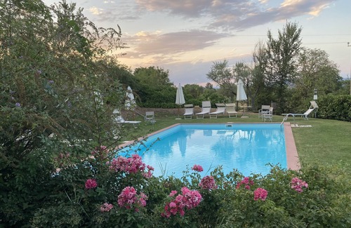 Acqua Loreto Apartment | Apartment facing the pool in medieval village with view of Todi