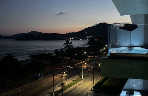 Praia Grande Apartment | Apartment facing the sea in Praia Grande Ubatuba, with barbecue on the balcony