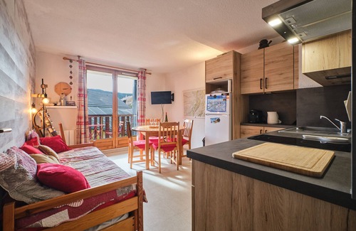 Villard-de-Lans Apartment | Apartment 'Familial De Montagne' with Private Garden and Balcony