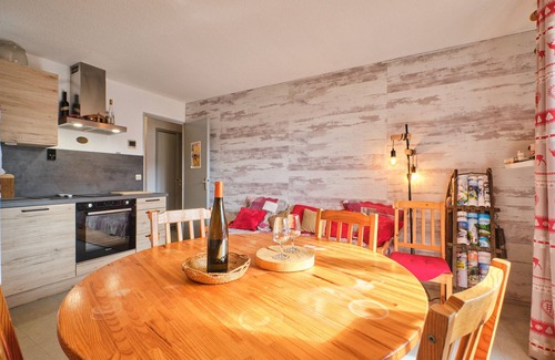 Villard-de-Lans Apartment | Apartment 'Familial De Montagne' with Private Garden and Balcony