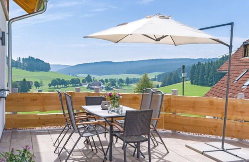 Schollach Apartment | Apartment 'Felsenstüble' with Private Terrace, Shared Garden and Wi-Fi