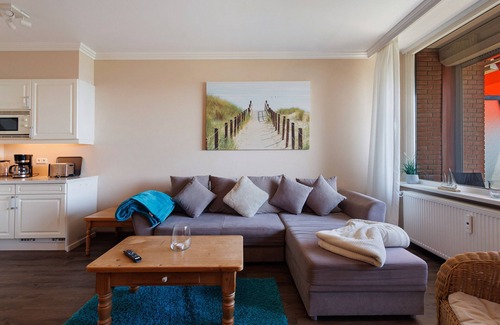 Alt-Travemunde/Ronnau Apartment | Apartment 'Ferienwohnung Oberdeck' with Sea View, Balcony and Wi-Fi