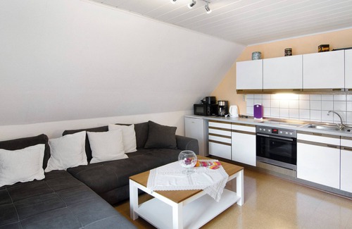 Ochtersum Apartment | Apartment 'Ferienhaus Gerda Wohnung 1' with Private Terrace, Private Garden and Wi-Fi