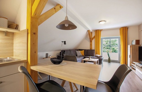 Nordstrand Apartment | Apartment 'Ferienhof Jacobsen 1' with Shared Terrace, Shared Garden and Wi-Fi