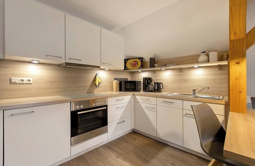 Nordstrand Apartment | Apartment 'Ferienhof Jacobsen 1' with Shared Terrace, Shared Garden and Wi-Fi