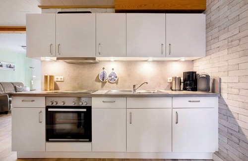 Nordstrand Apartment | Apartment 'Ferienhof Jacobsen 5' with Private Terrace, Shared Garden and Wi-Fi