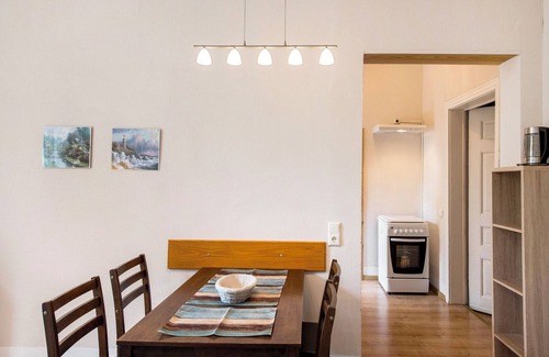 Krakow am See Apartment | Apartment 'Ferienwohnung 6' with Shared Terrace and Shared Garden