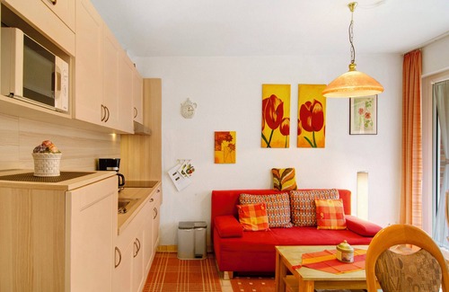 Norddeich Apartment | Apartment 'Ferienwohnung 47 Haus Seestern' with Private Terrace and Wi-Fi