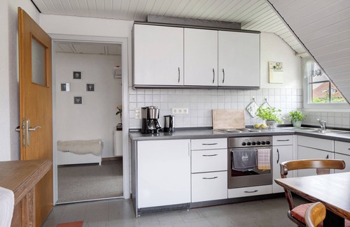 Haslach-Haid Apartment | Apartment 'Ferienwohnung Höll' with Private Terrace, Shared Garden and Wi-Fi