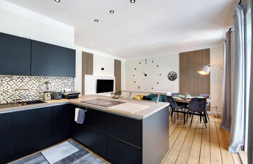 Solingen Apartment | Apartment 'Ferienwohnung Nippesstr 17' with Wi-Fi