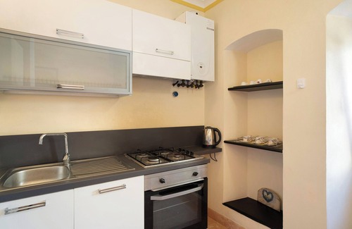 Cervo Apartment | Apartment 'Ferrovia, Borgo Dei Pescatori' with Sea View and Wi-Fi