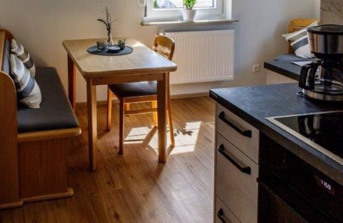 Wasserburg Apartment | Apartment 'Fewo 1 - Elstar' with Shared Garden, Balcony and Wi-Fi