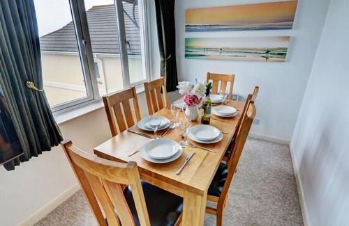 Putsborough Apartment | Apartment Flat 27 Clifton Court in Barnstaple and Braunton - 6 persons, 3 bedrooms