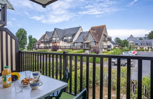 Cabourg Apartment | Apartment Fleur Marine-5 by Interhome
