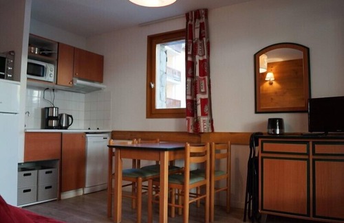 Saint-Sorlin-d'Arves Apartment | Apartment foot of the tracks and trade for 6